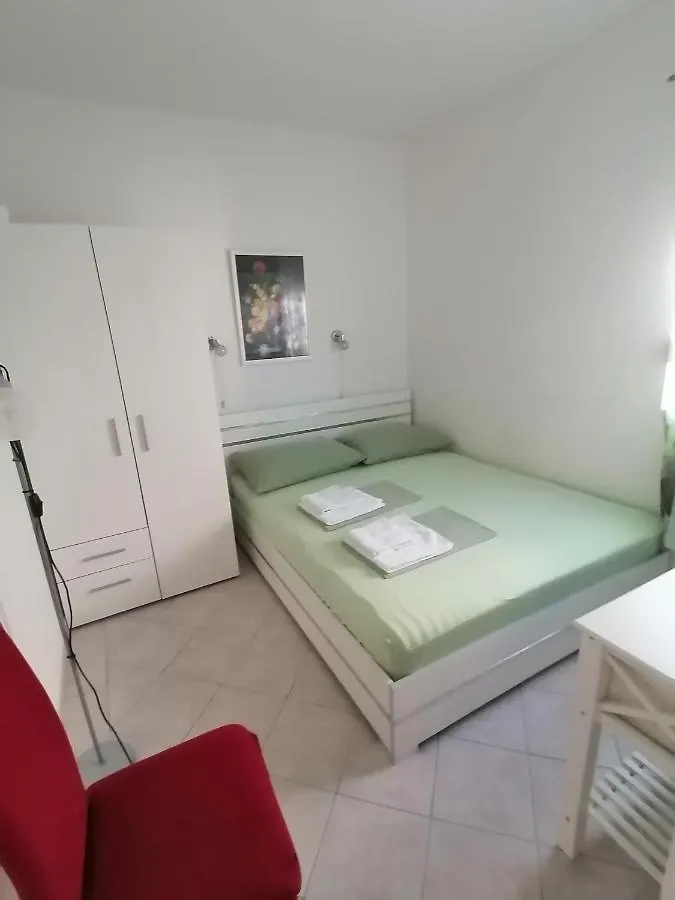 Apartments For Families With Children Lopar, Rab - 5024 0*, Lopar Croatia